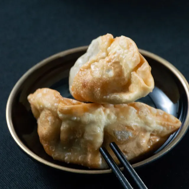 Media docena wantan