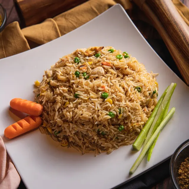 Chaufa vegetariana