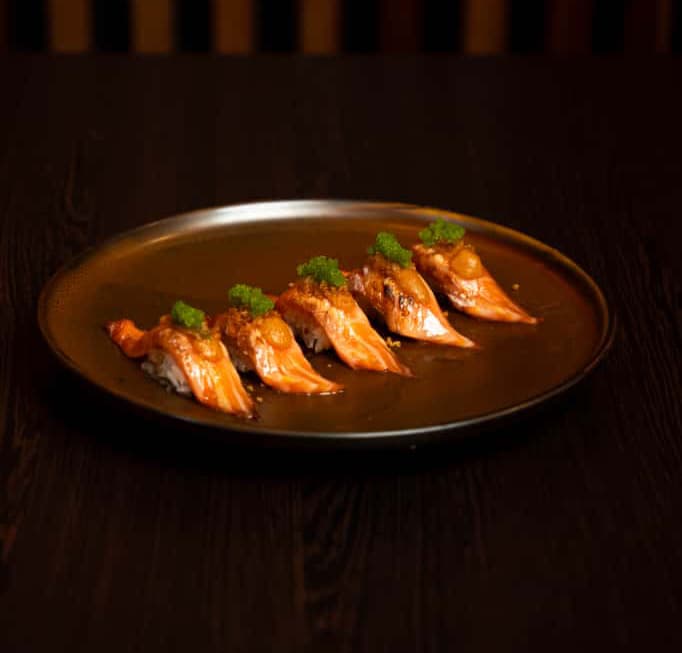 Nigiri Platter de Salmón del Día (4 ud)