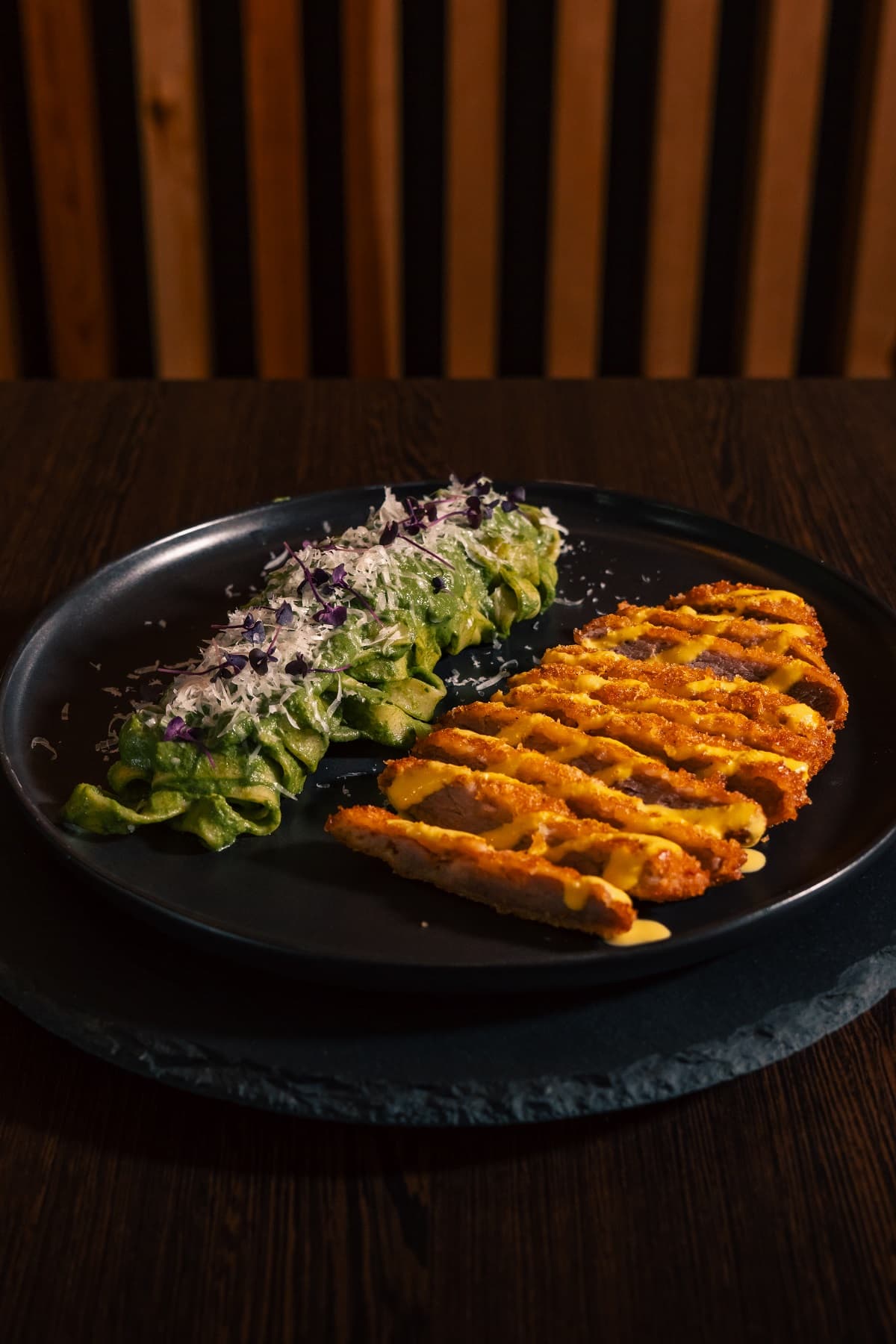 Milanesa de Presa Ibérica con Salsa Huancaína